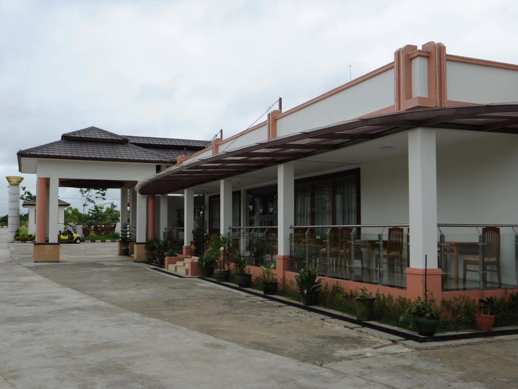 The Golden Lake Hotel Naypyidaw Eksteriør bilde