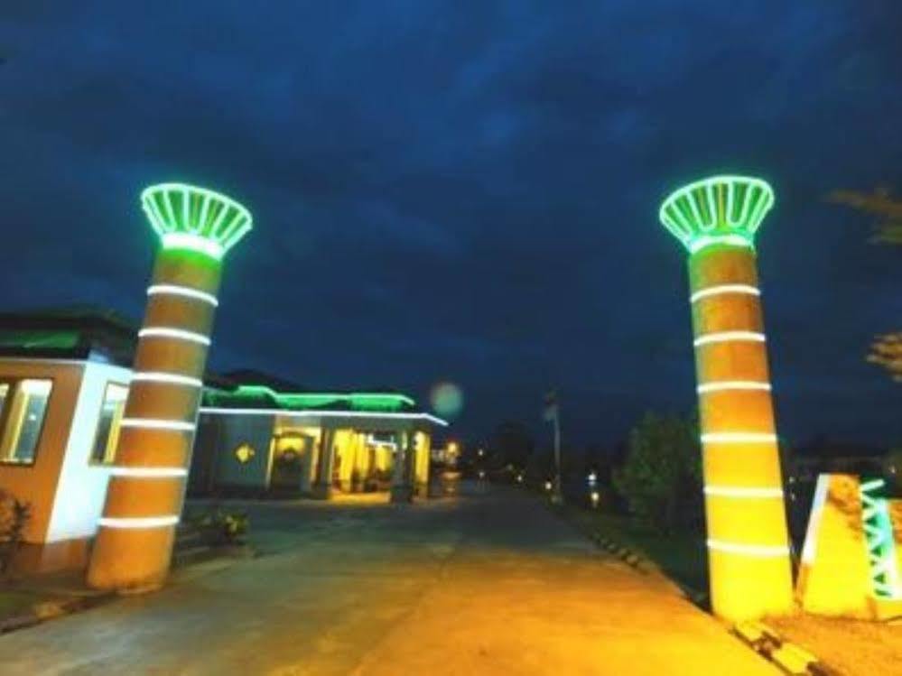 The Golden Lake Hotel Naypyidaw Eksteriør bilde